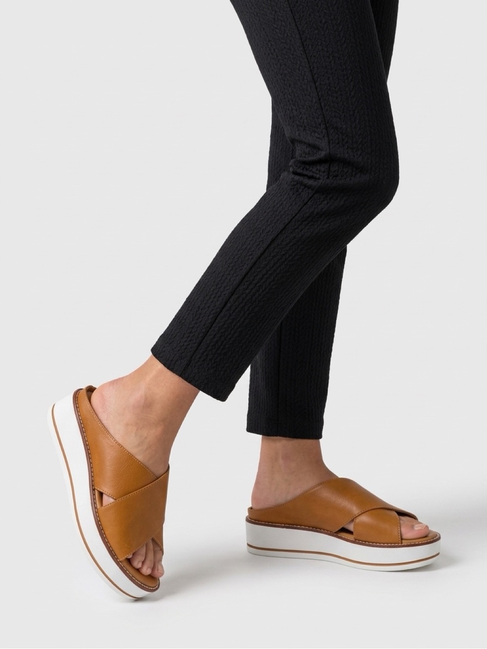 Silent D Cognac Leather Crisscross Platform Slide Sandals EU 39 / US8-8.5 - Picture 3 of 8